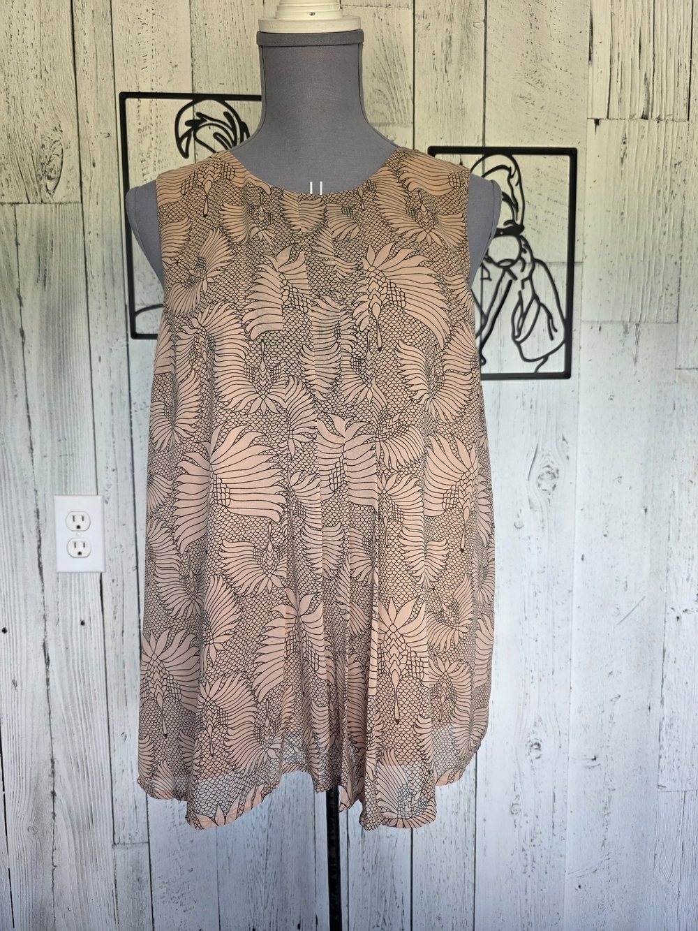 Vero Moda Abstract Print Sleeveless Blouse Size L Beige Tank Top